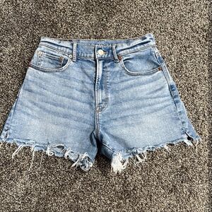 AE Highest rise 90s boyfriend short size 4